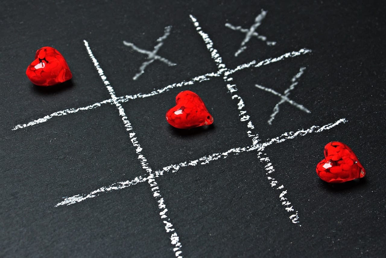 tic tac toe with hearts