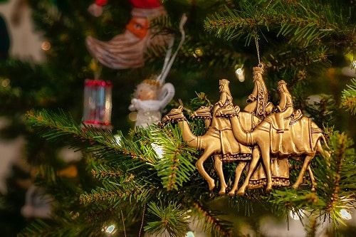 Christmas-ornament-of-three-wise-men