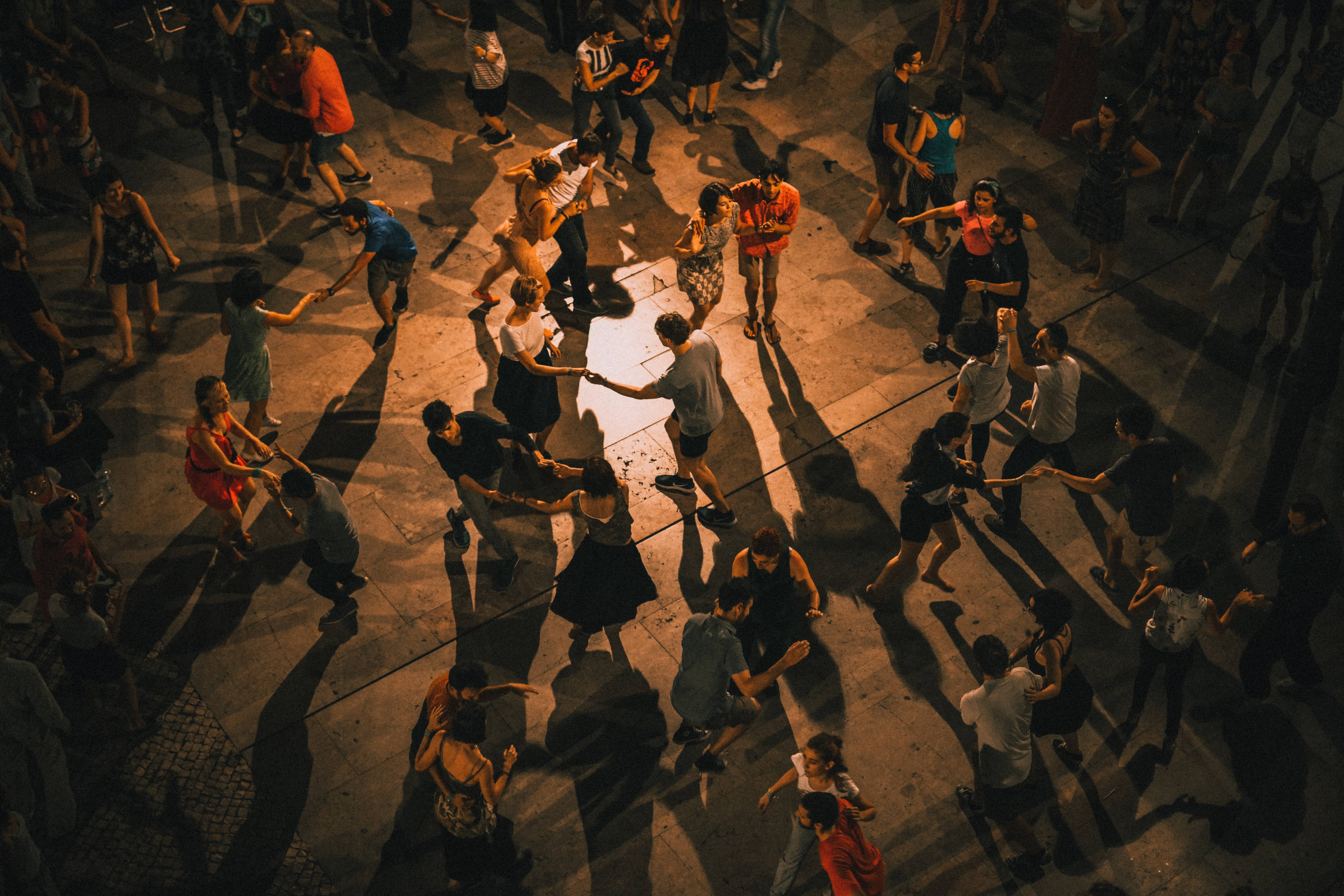 people-dancing-in-a-bar