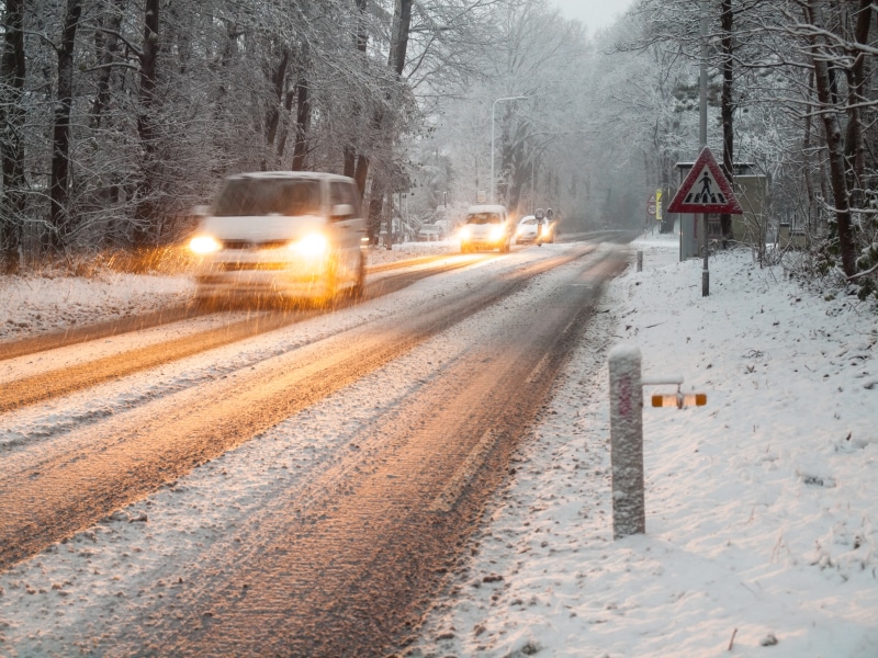 traffic-in-a-snow-storm