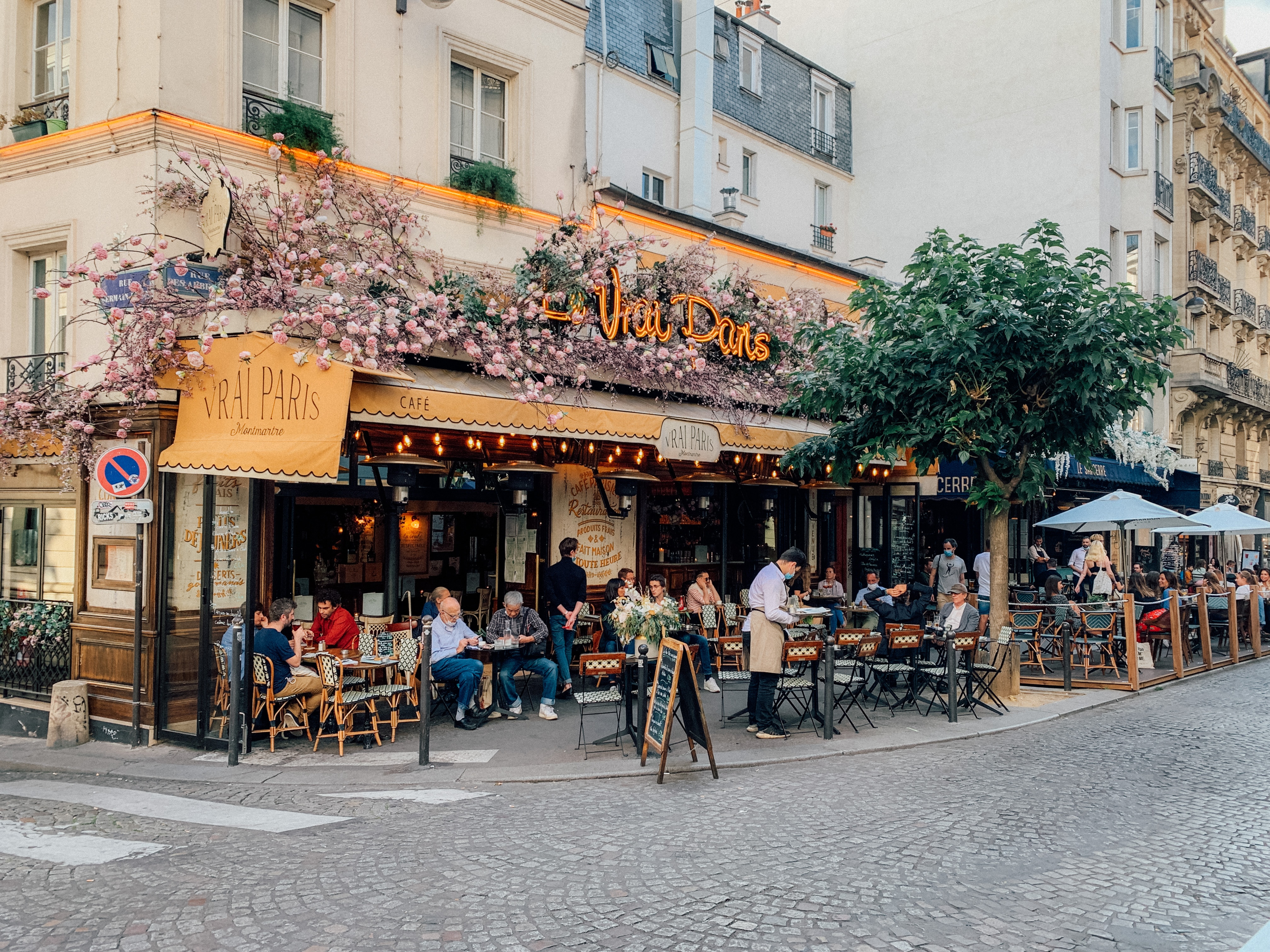 A cafe in Paris